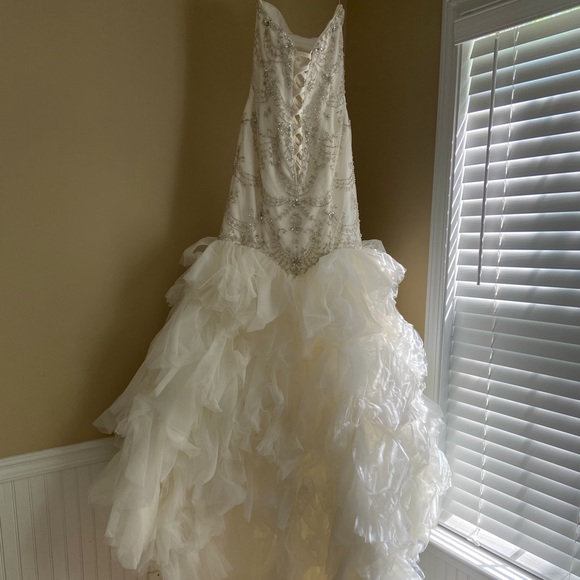 Sottero and Midgley Ivory Raquelle 72743 Wedding Dress w/Mermaid Silhouette - Picture 10 of 16